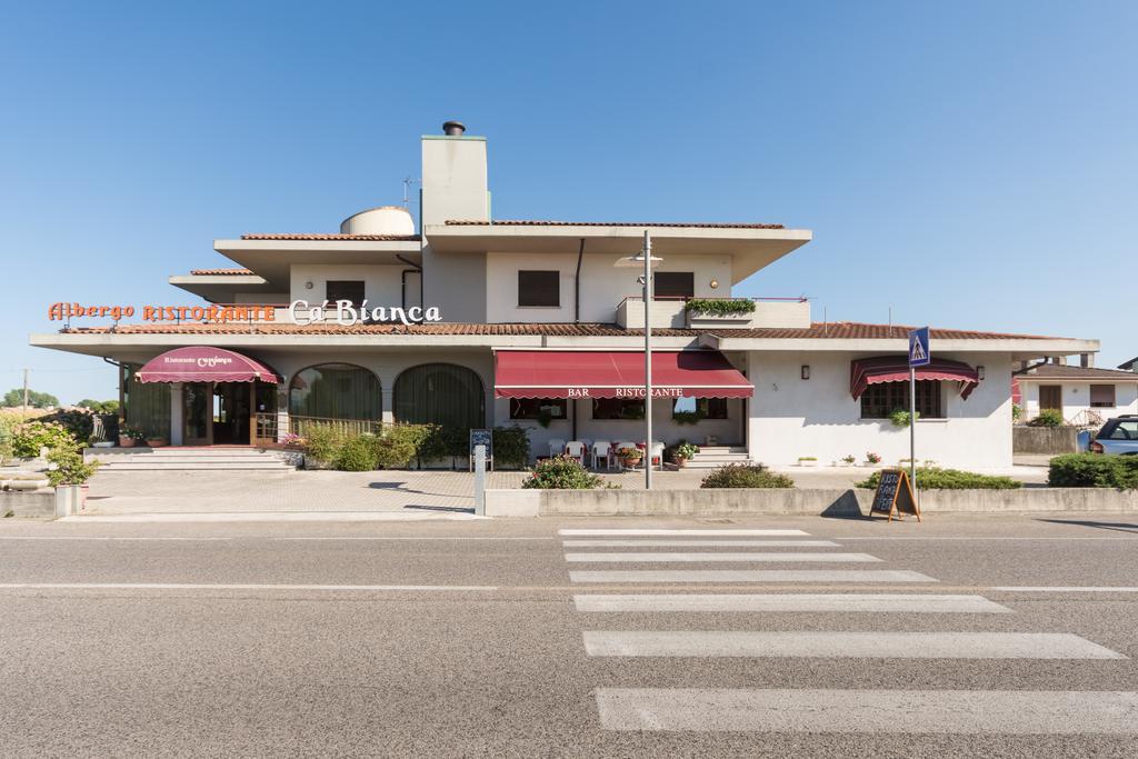 Park Hotel Ristorante Ca' Bianca Istrana Екстериор снимка