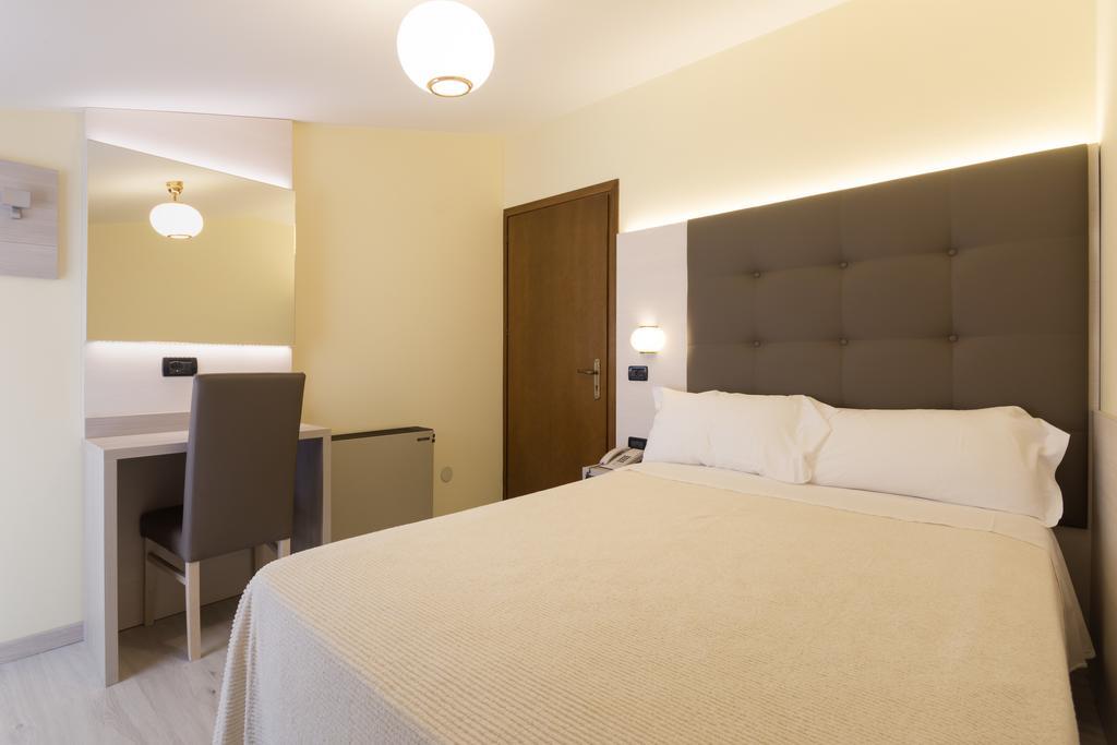 Park Hotel Ristorante Ca' Bianca Istrana Екстериор снимка
