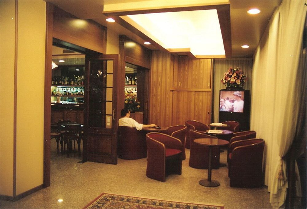Park Hotel Ristorante Ca' Bianca Istrana Екстериор снимка