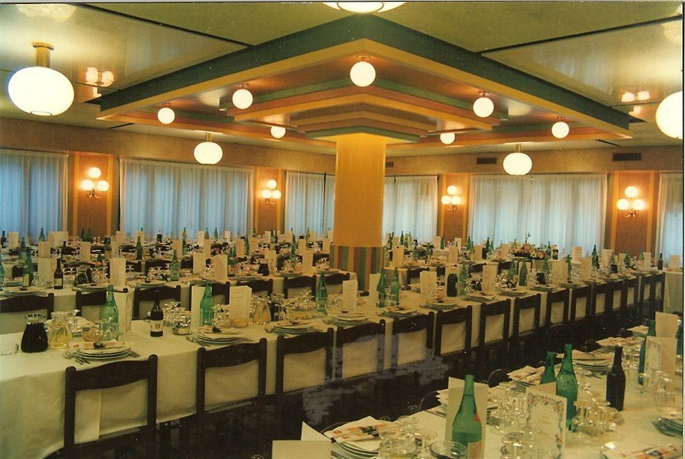Park Hotel Ristorante Ca' Bianca Istrana Екстериор снимка